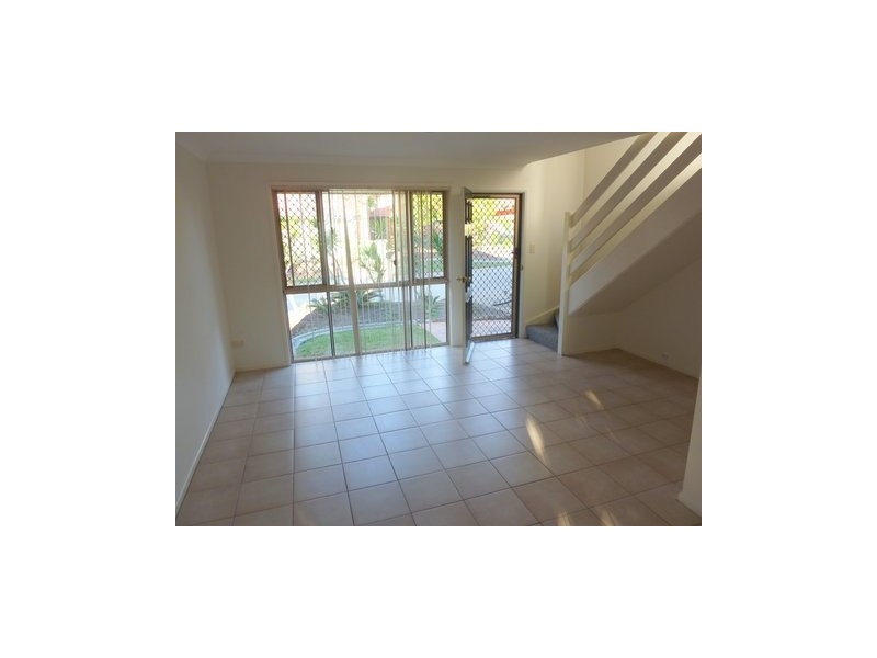 04 -75 Brown St, Labrador QLD 4215