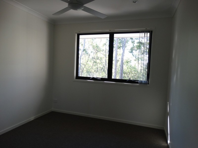 21/14 Lincoln Parade, Springfield Lakes QLD 4300