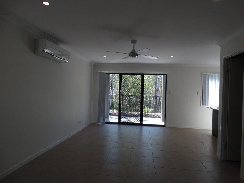 21/14 Lincoln Parade, Springfield Lakes QLD 4300