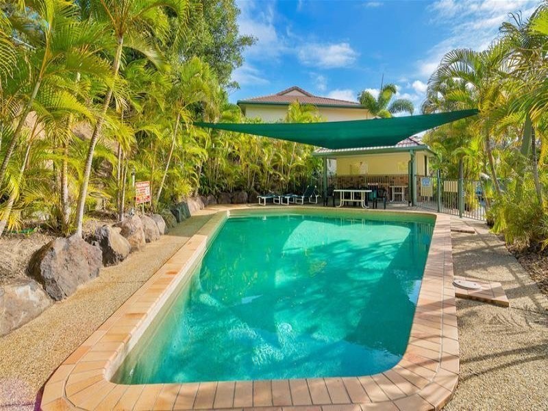 15 Simpsons Road, Elanora QLD 4221