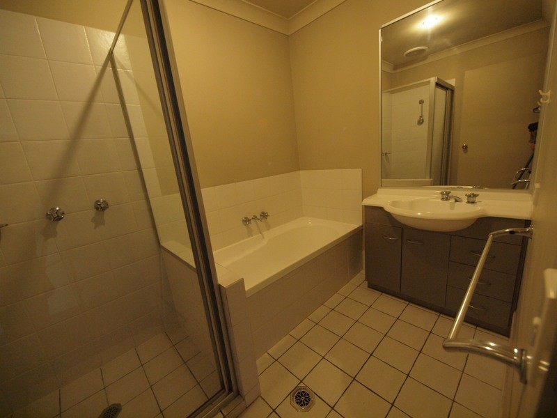 ACT/590 Pine Ridge Road, Coombabah QLD 4216