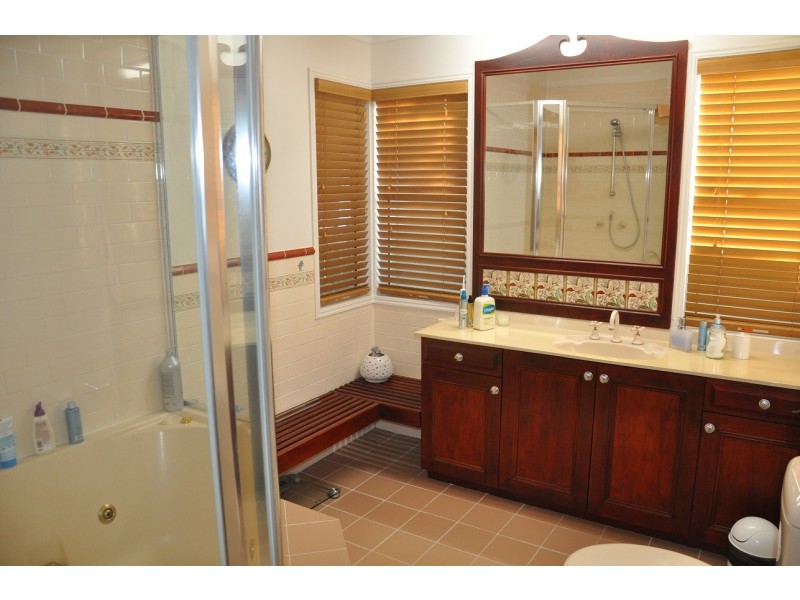 63 Riverhills Road, Middle Park QLD 4074