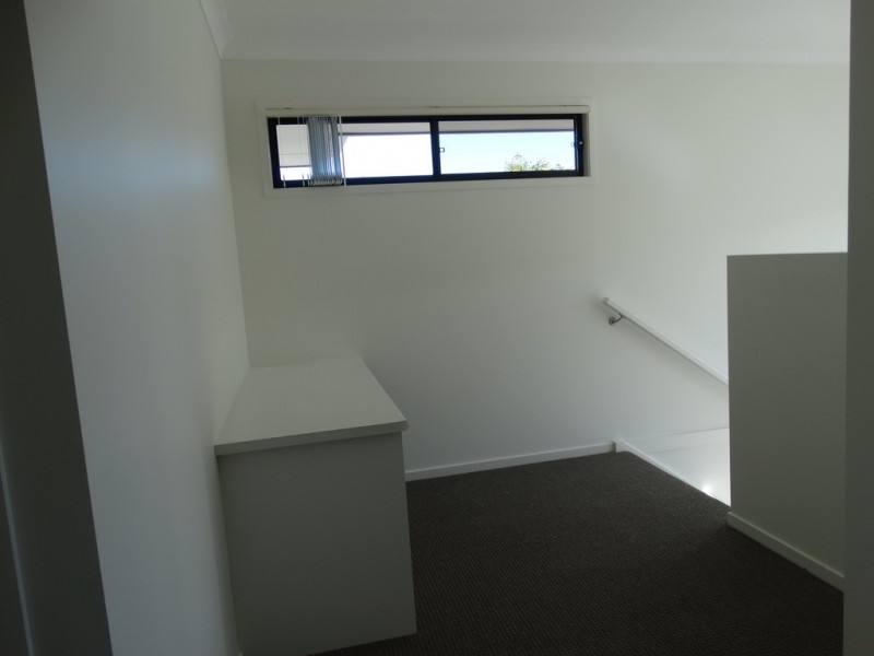 23/8 Lincoln Parade, Springfield Lakes QLD 4300