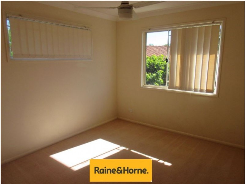 1/8 Gemview St, Calamvale QLD 4116