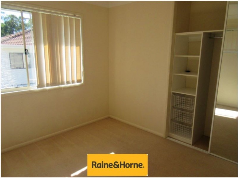 1/8 Gemview St, Calamvale QLD 4116