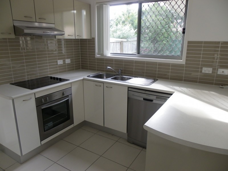 UV/99 Peverell Street, Hillcrest QLD 4118