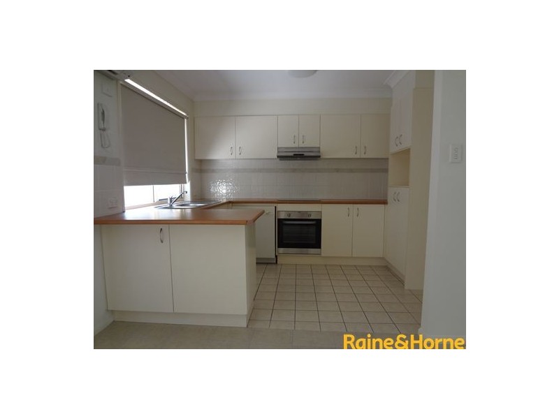 10 Chapman Place, Oxley QLD 4075