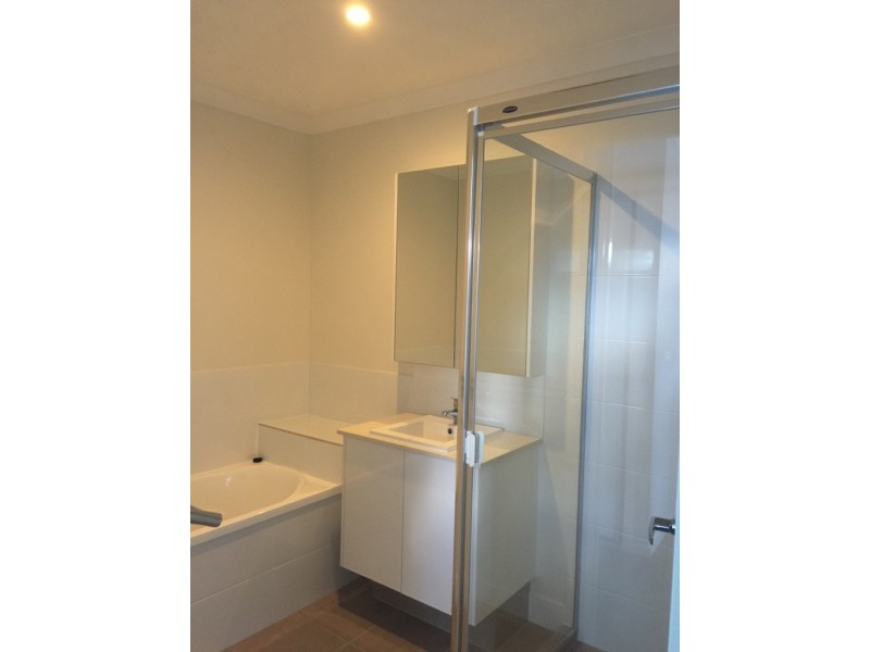 10/14 Lincoln Parade, Springfield Lakes QLD 4300