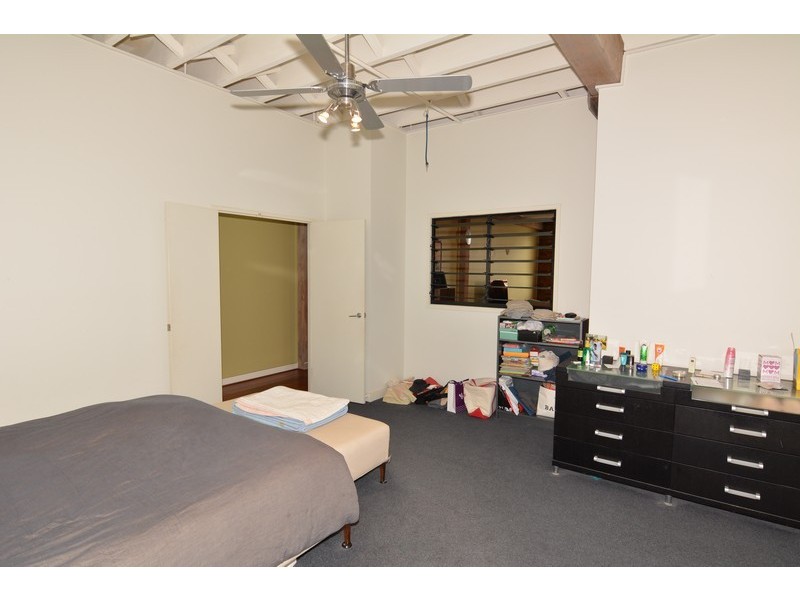 54 -e Vernon Tce, Teneriffe QLD 4005