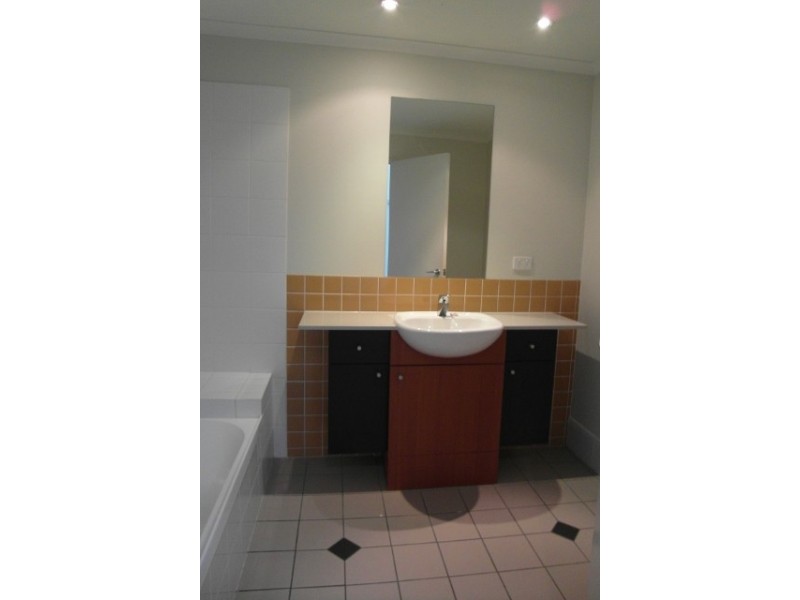 54 a Vernon Terrace, Teneriffe QLD 4005