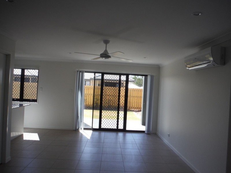 1/14Z Lincoln Parade, Springfield Lakes QLD 4300