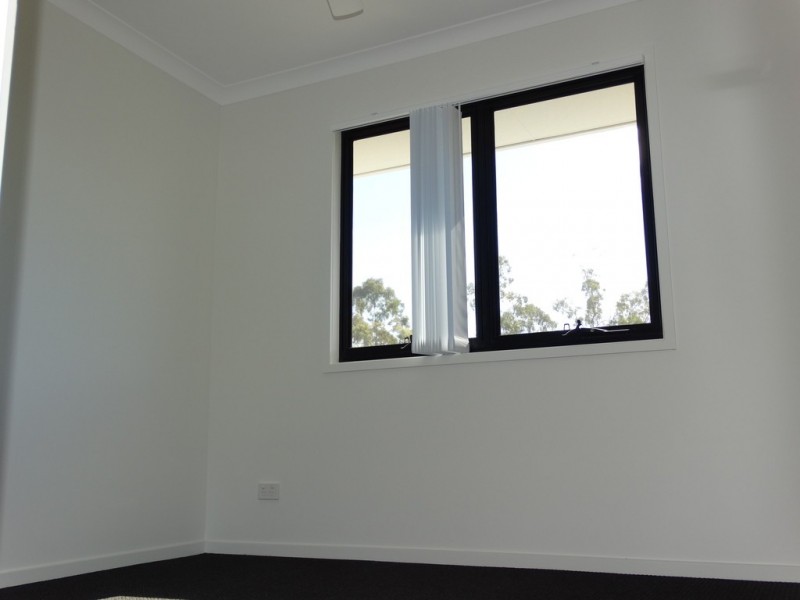 1/14Z Lincoln Parade, Springfield Lakes QLD 4300