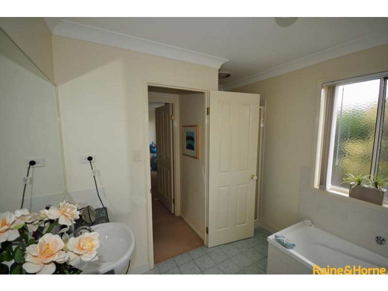 10 Chapman Place, Oxley QLD 4075