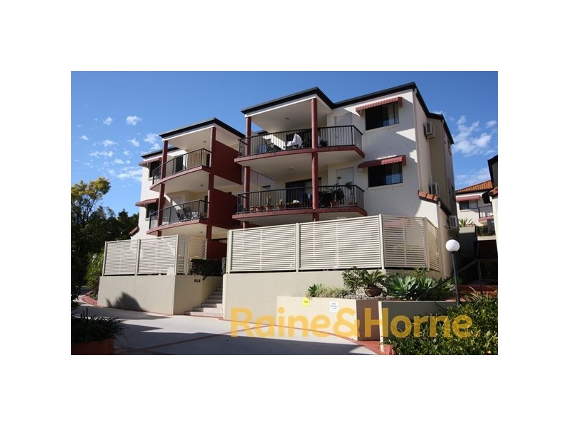 15 Dansie Street, Greenslopes QLD 4120