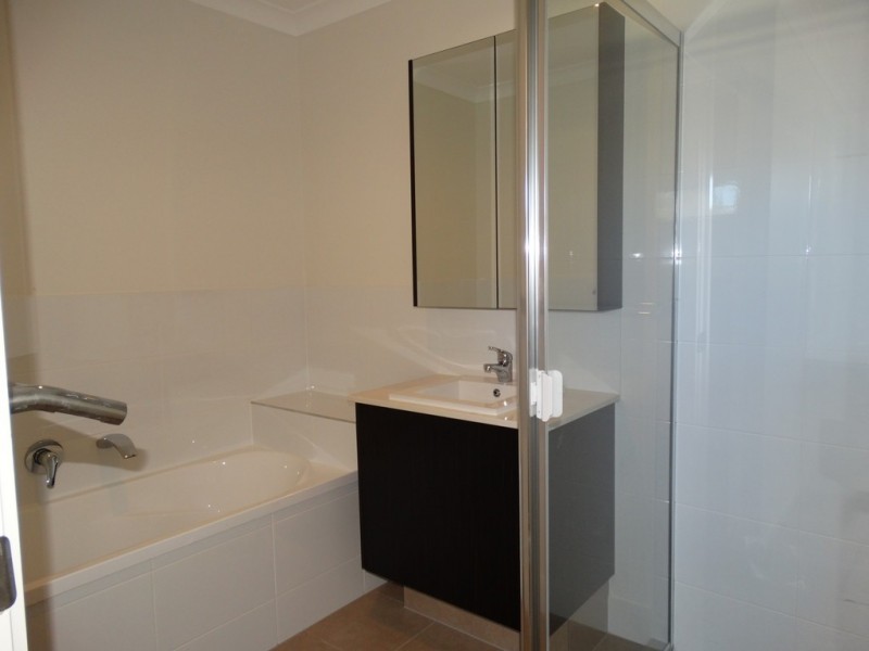 14X Lincoln Parade, Springfield Lakes QLD 4300