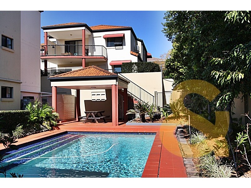 15 Dansie Street, Greenslopes QLD 4120