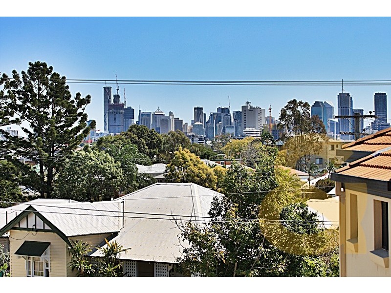 15 Dansie Street, Greenslopes QLD 4120