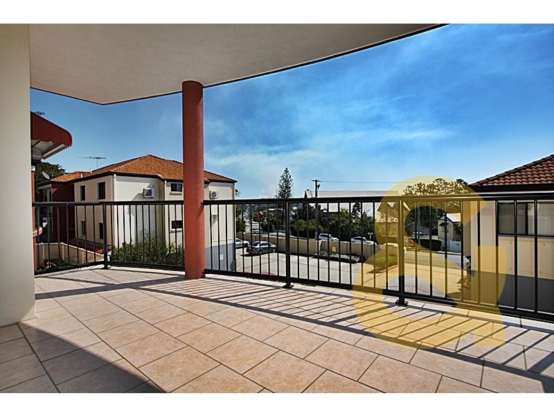 15 Dansie Street, Greenslopes QLD 4120