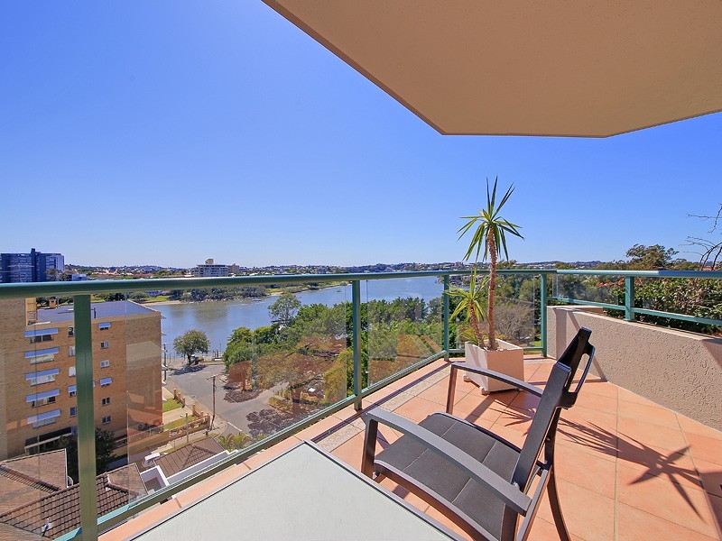 22/10 Park Avenue, Kangaroo Point QLD 4169