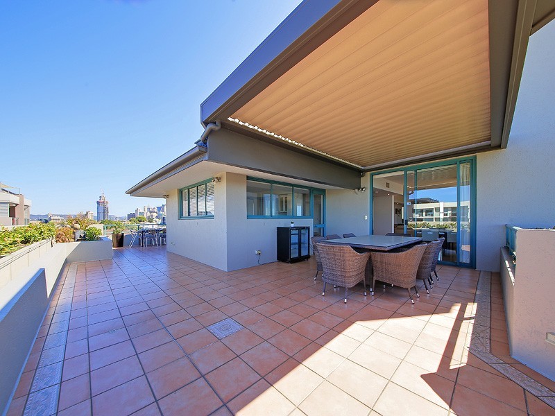 22/10 Park Avenue, Kangaroo Point QLD 4169