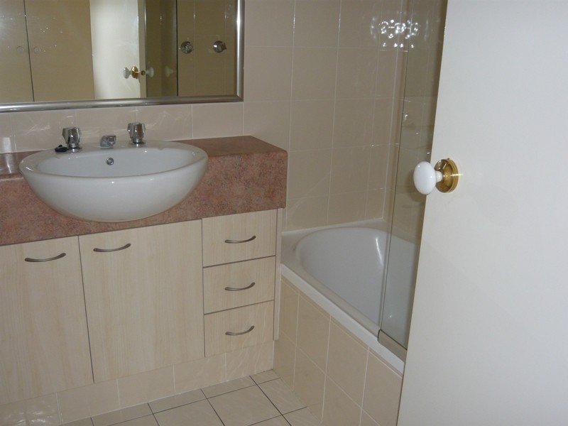 75 / 2 Bos Drive, Coomera QLD 4209