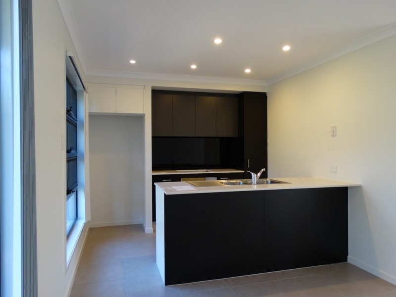 6/14 Lincoln Parade, Springfield Lakes QLD 4300