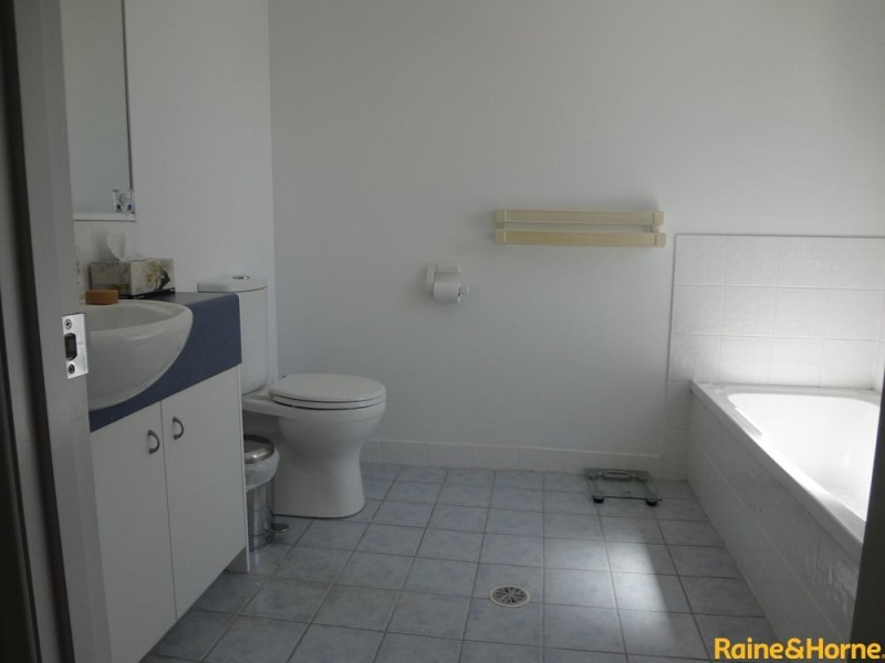 10 Chapman Place, Oxley QLD 4075