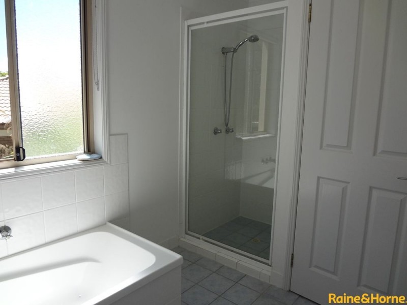 10 Chapman Place, Oxley QLD 4075