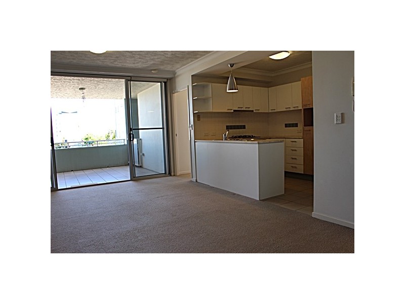 8 16 Grosvenor Road, Indooroopilly QLD 4068