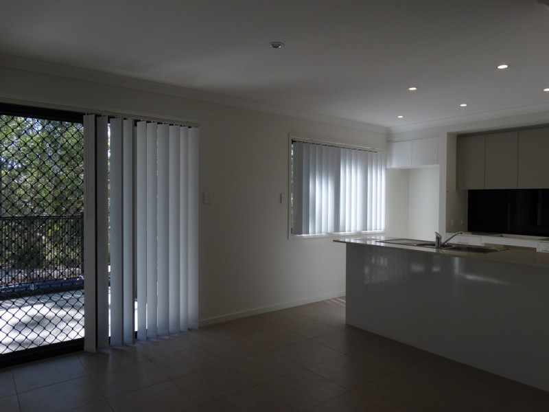 17/14 Lincoln Parade, Springfield Lakes QLD 4300
