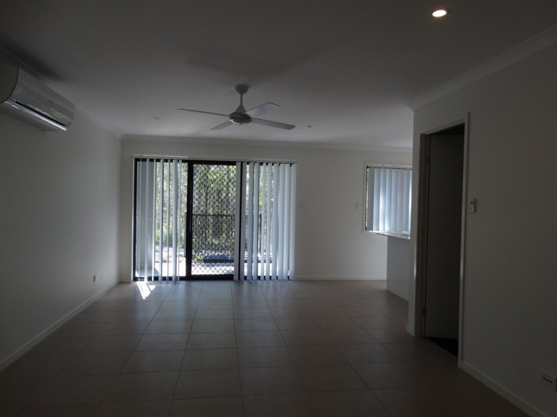 17/14 Lincoln Parade, Springfield Lakes QLD 4300