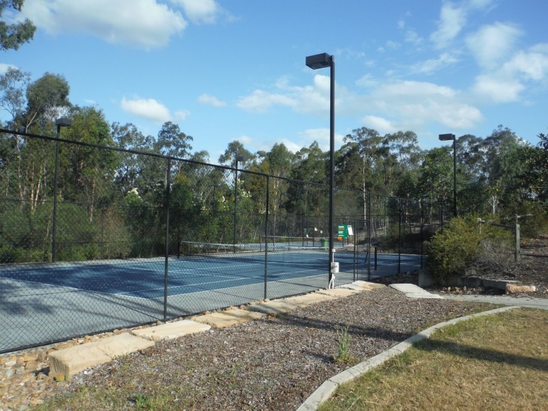 17/14 Lincoln Parade, Springfield Lakes QLD 4300