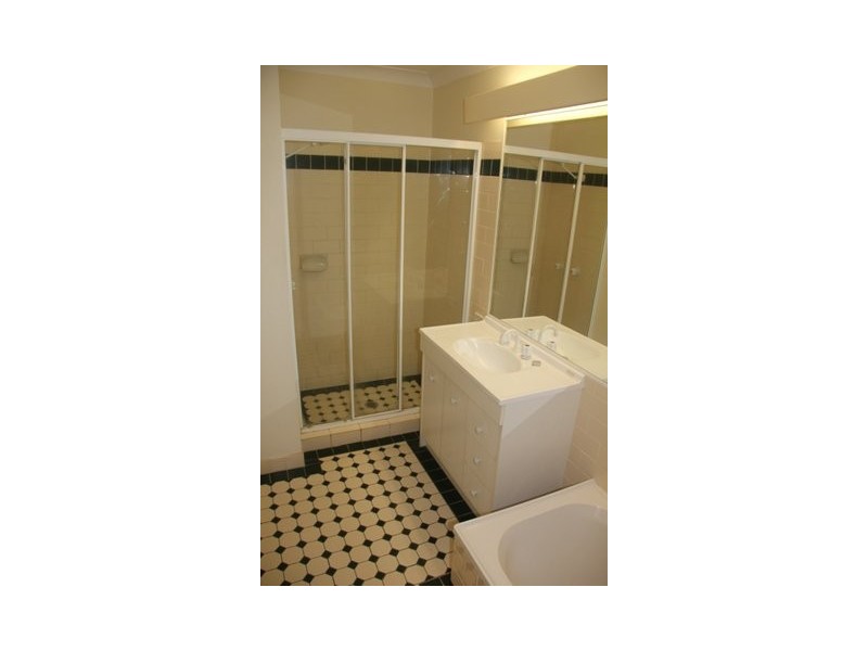 55-75 Brown ST, Labrador QLD 4215