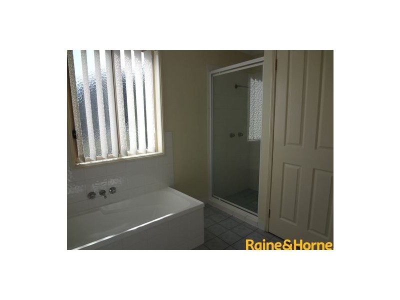 10 Chapman Place, Oxley QLD 4075