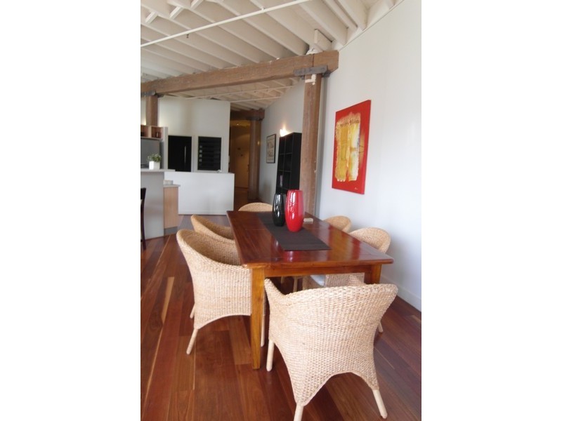 54 -i- Vernon Tce, Teneriffe QLD 4005