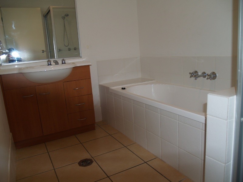 LKI / 590 Pine Ridge Road, Coombabah QLD 4216