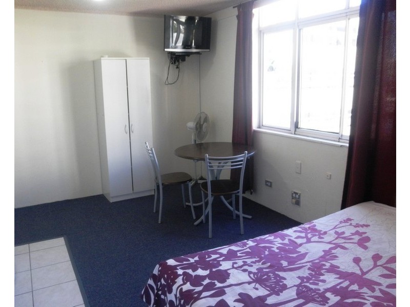 501/2 Barney Street, Southport QLD 4215