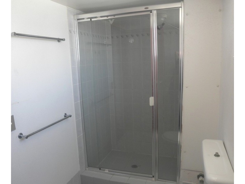 501/2 Barney Street, Southport QLD 4215