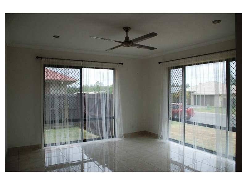 13 Dily Street, Hillcrest QLD 4118