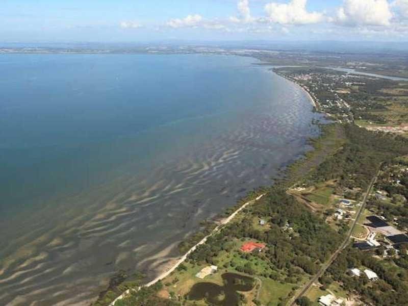 8 Grace St, Beachmere QLD 4510