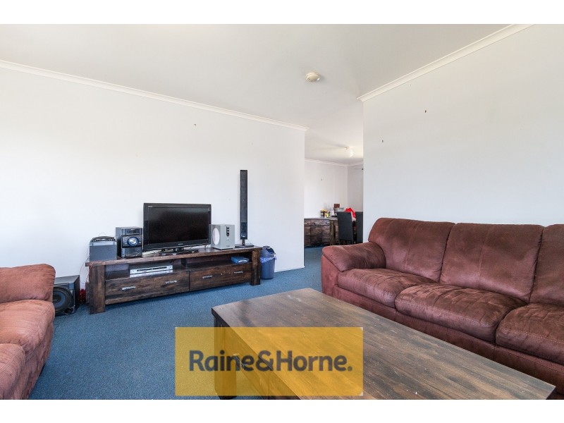 8 Grace St, Beachmere QLD 4510