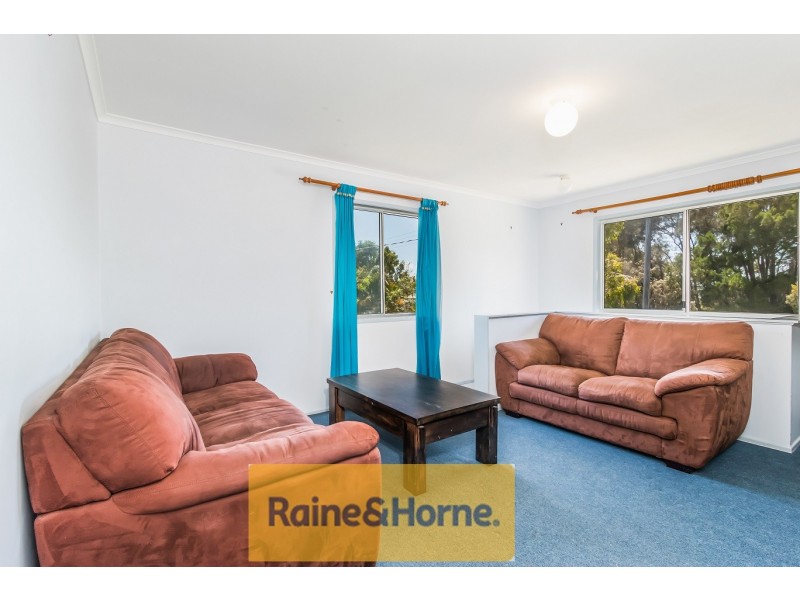 8 Grace St, Beachmere QLD 4510