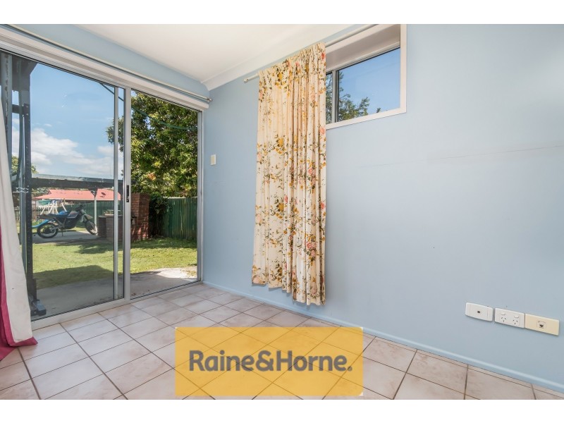 8 Grace St, Beachmere QLD 4510
