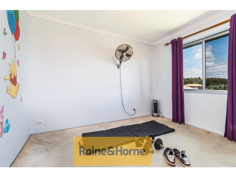 8 Grace St, Beachmere QLD 4510