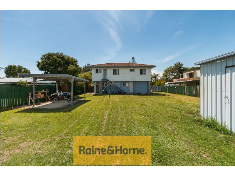 8 Grace St, Beachmere QLD 4510
