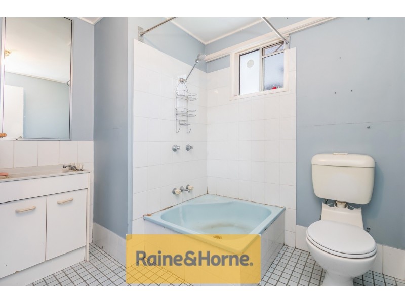 8 Grace St, Beachmere QLD 4510