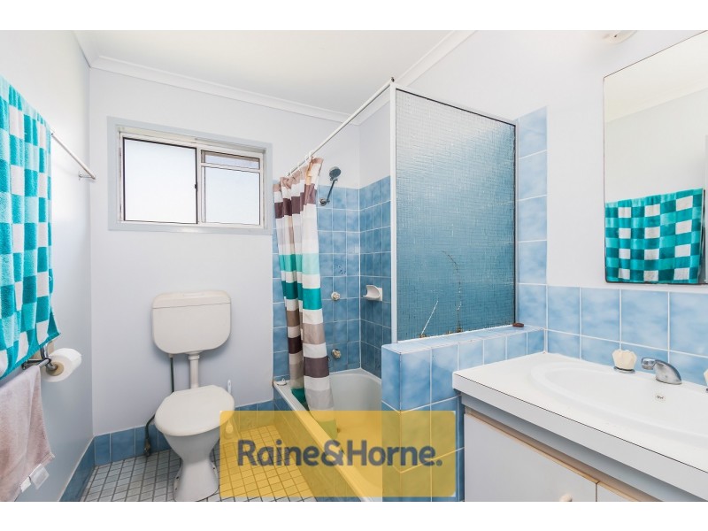 8 Grace St, Beachmere QLD 4510