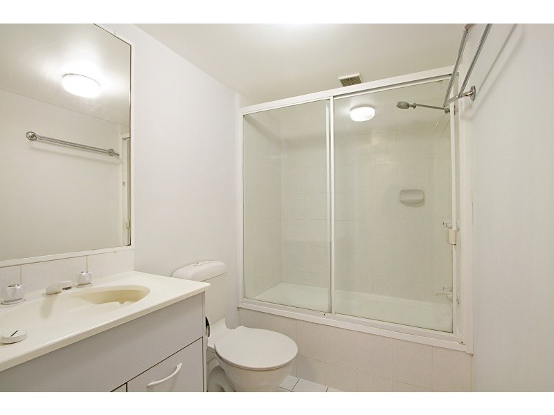 U20 /21 Campbell Street, Toowong QLD 4066