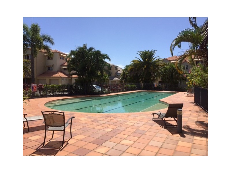 16/82-86 Limetree Parade, Runaway Bay QLD 4216