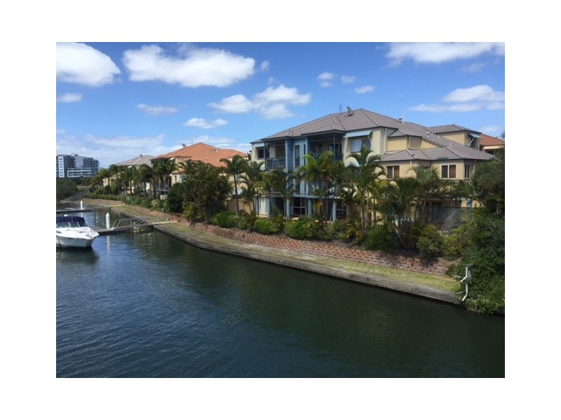 16/82-86 Limetree Parade, Runaway Bay QLD 4216